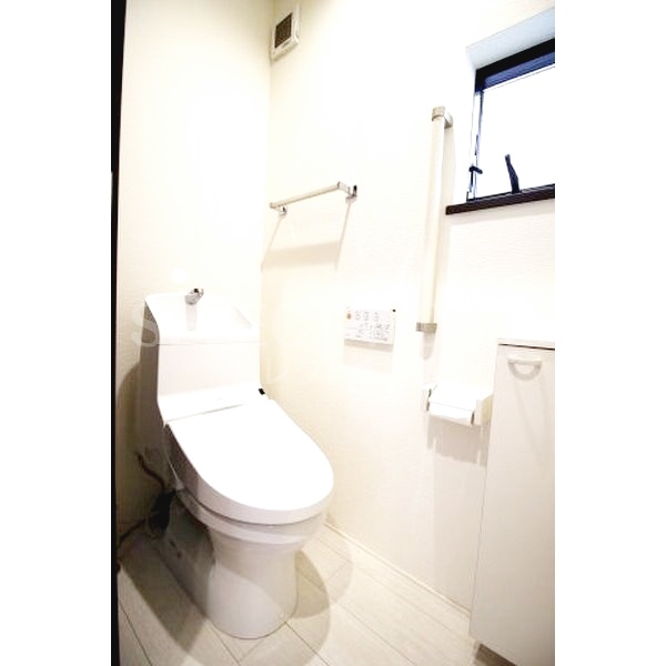 トイレ　落ち着いたトイレです