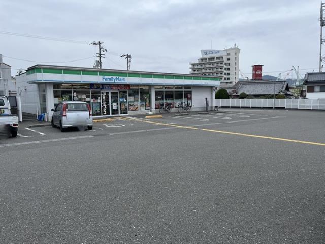 コンビニ　ファミリーマート高知仁井田店（コンビニ）まで2897m