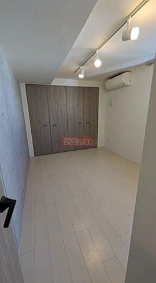 居室・リビング　玄関