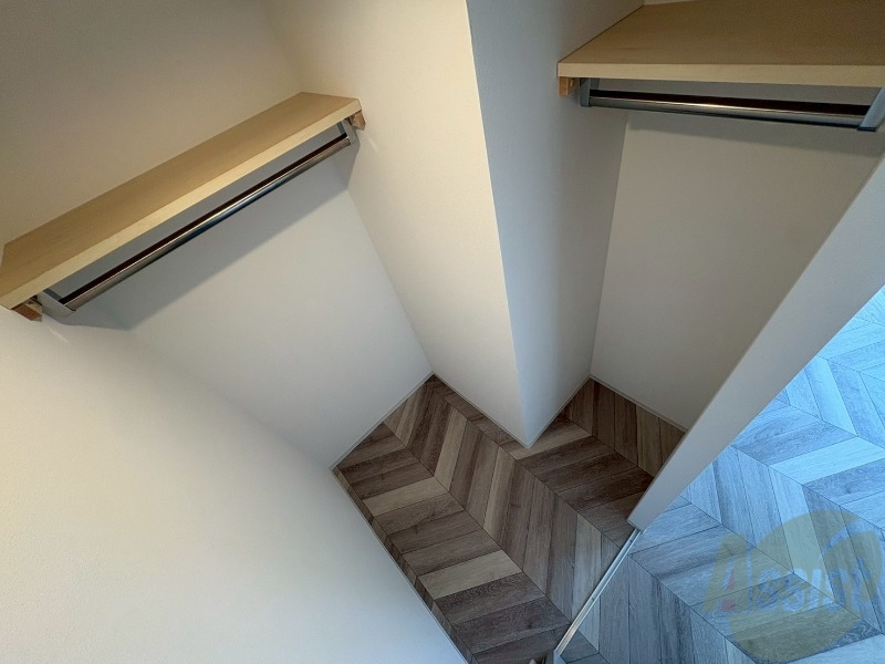 収納　クローゼットは奥行きもあり、荷物が多い方でも安心です。