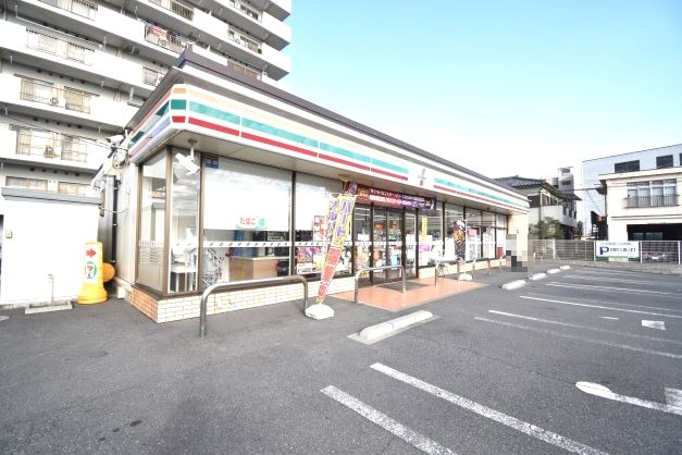 コンビニ　セブンイレブン熊谷宮本町（コンビニ）まで557m