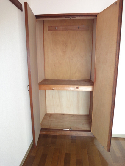 収納　※別の部屋の写真です。