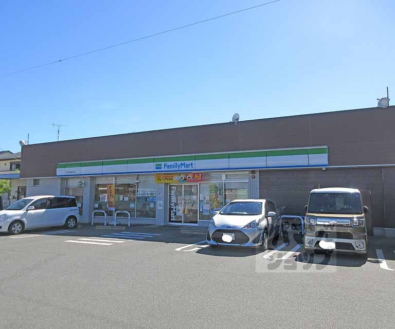 コンビニ　ファミリーマート 伏見向島本丸店（コンビニ）まで400m