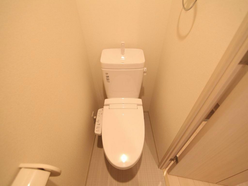 トイレ　温水洗浄暖房便座付トイレ