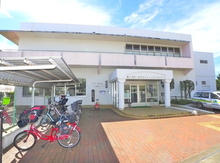 図書館　市立図書館（図書館）まで150m