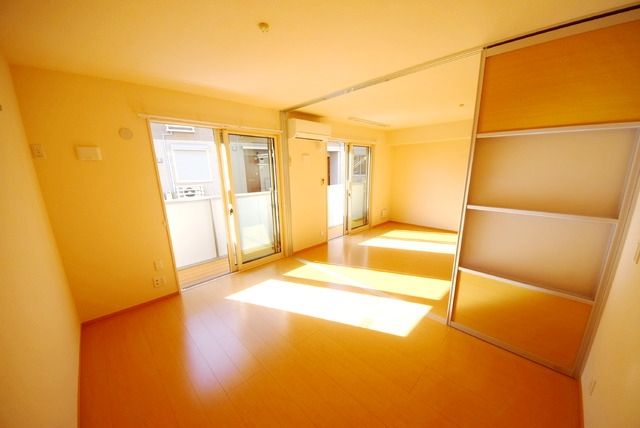 居室・リビング　★★日の入る明るいＬＤＫ★★