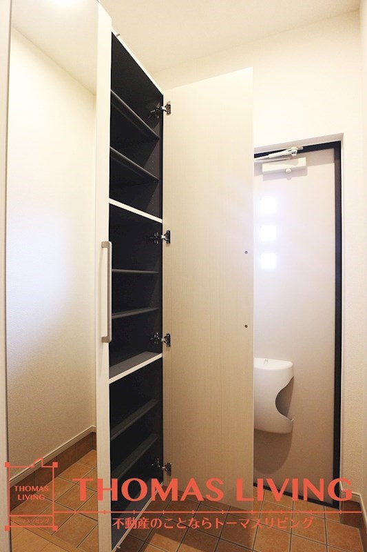 玄関　※写真を準備中のため、同シリーズの写真をご参照ください。