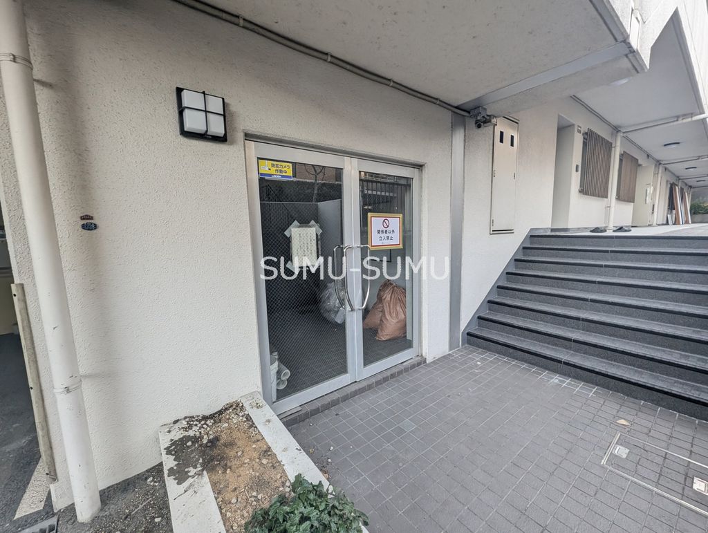 エントランス　エントランス