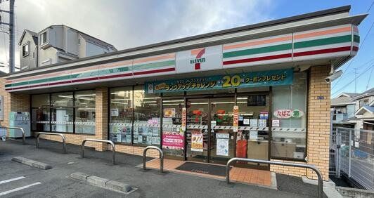 コンビニ　セブンイレブン横浜大久保3丁目店（コンビニ）まで290m