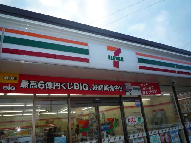 コンビニ　セブンイレブン津市高茶屋小森町店（コンビニ）まで631m