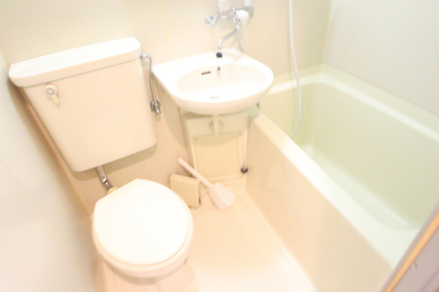 バス・シャワールーム　※同建物内別室の参考写真です。