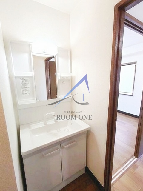 洗面設備　洗面台です。