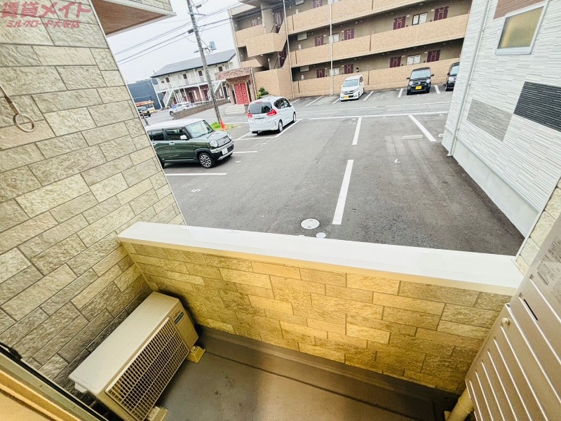 バルコニー　別部屋反転写真です