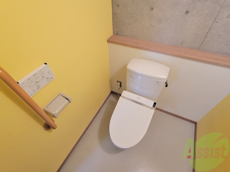 トイレ　お手洗いも広さ、手すりなど気が利いております。