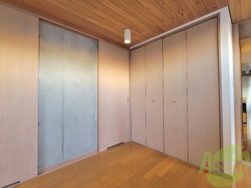 収納　収納は１箇所と思いますが実は両面にあるんですよね。