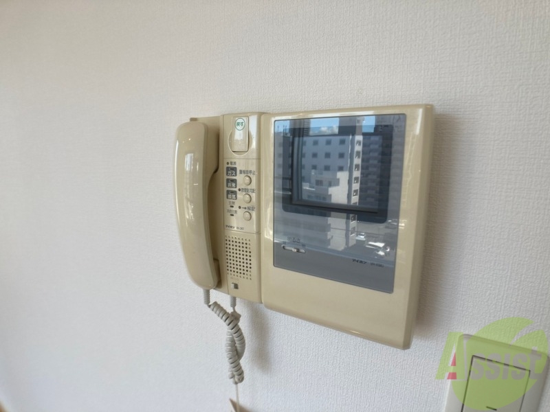 セキュリティ　ＴＶモニター付インターホンです。来客者の顔が見えるので安心！