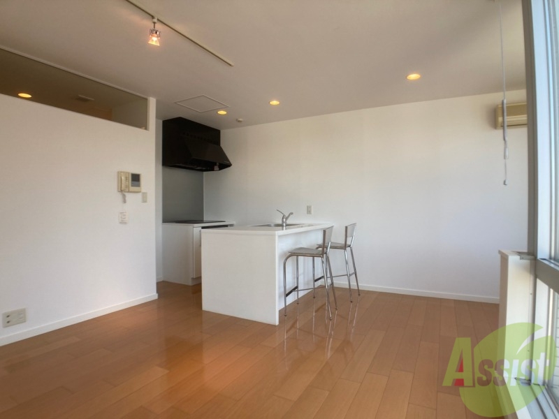 居室・リビング　広くてキレイなお部屋が広がっていて、充実した生活が送れそう。