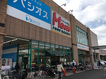 スーパー　FOOD MARKET Mom(フード マーケット マム)（スーパー）まで382m