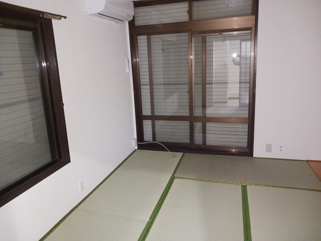 居室・リビング　雨戸あり