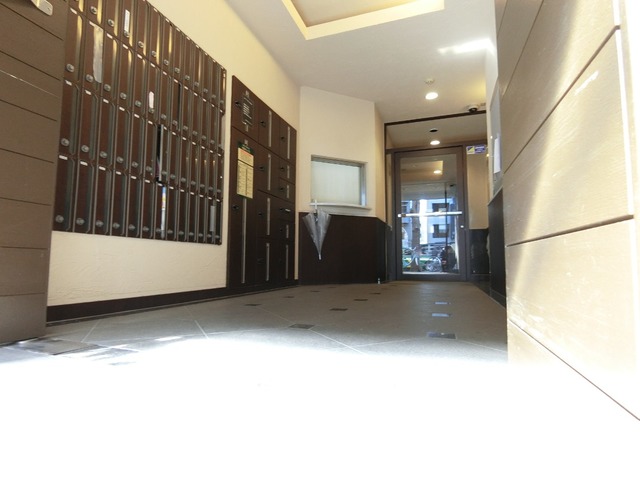 ロビー　オートロック付エントランス