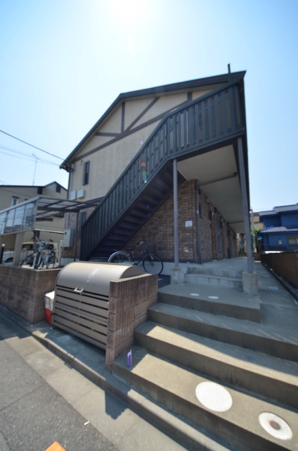 エントランス　★共用部分もしっかりお手入れされています★