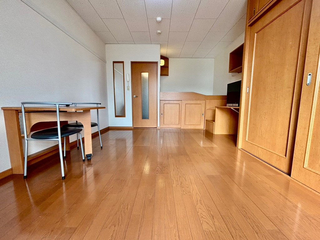 居室・リビング　１階　部屋