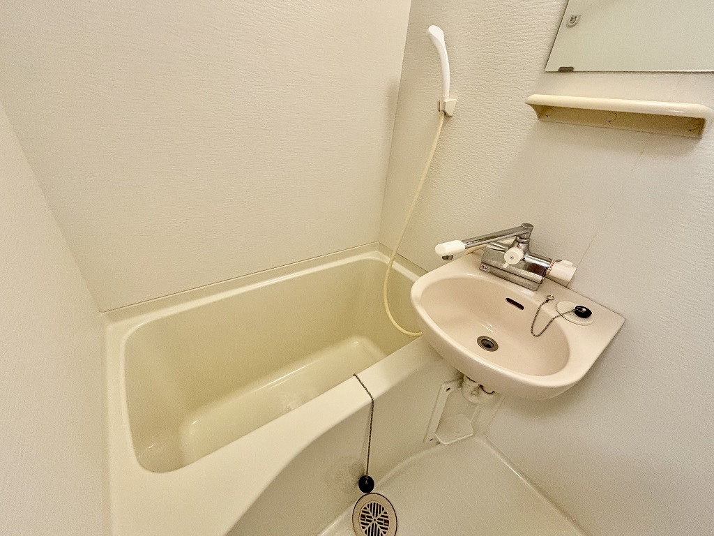 バス・シャワールーム　設備・仕様は号室により異なる為、現況を優先いたします。