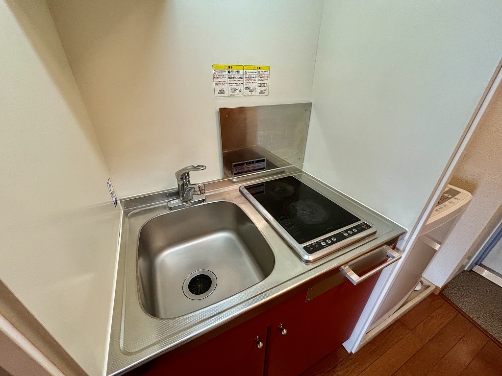 キッチン　設備・仕様は号室により異なる為、現況を優先いたします。