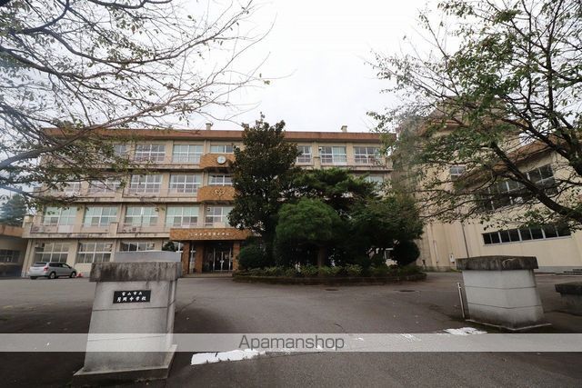 中学校　月岡中学校（中学校）まで3200m