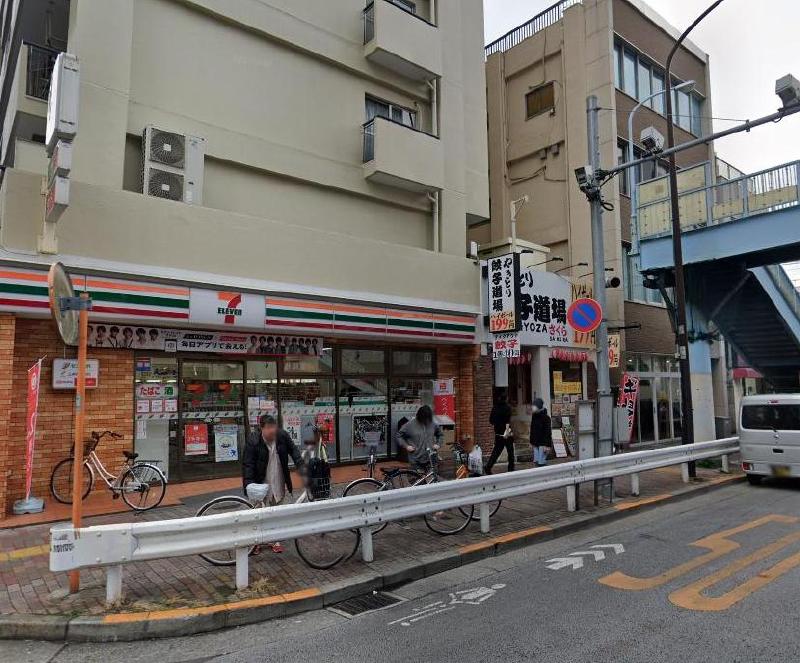 コンビニ　セブンイレブン（コンビニ）まで190m