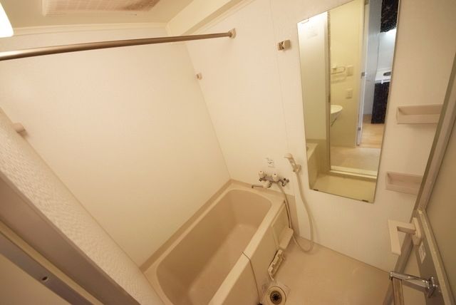 バス・シャワールーム　★浴室乾燥機能付きバスルーム★