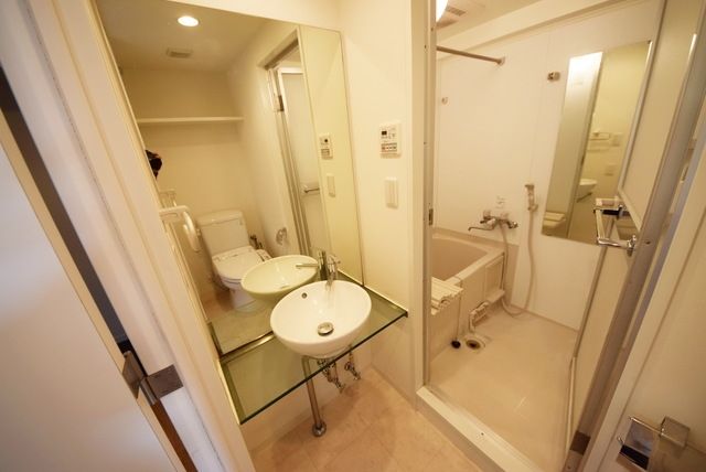 洗面設備　★お洒落な独立洗面台付き★