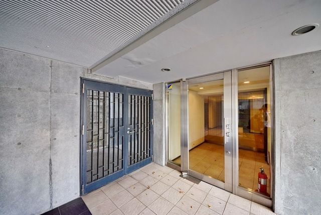 エントランス　エントランス