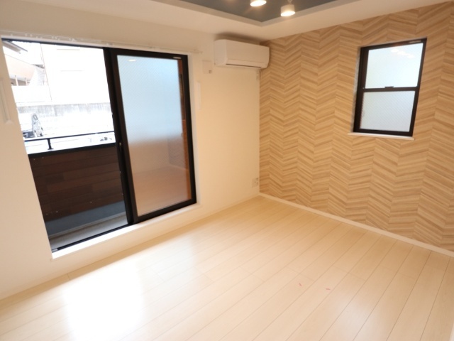 居室・リビング　別号室参考写真