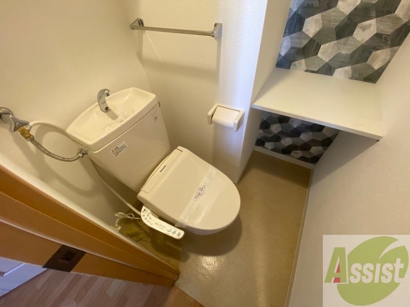 トイレ　こちらはトイレです。清潔感があり、安心して使用できます。