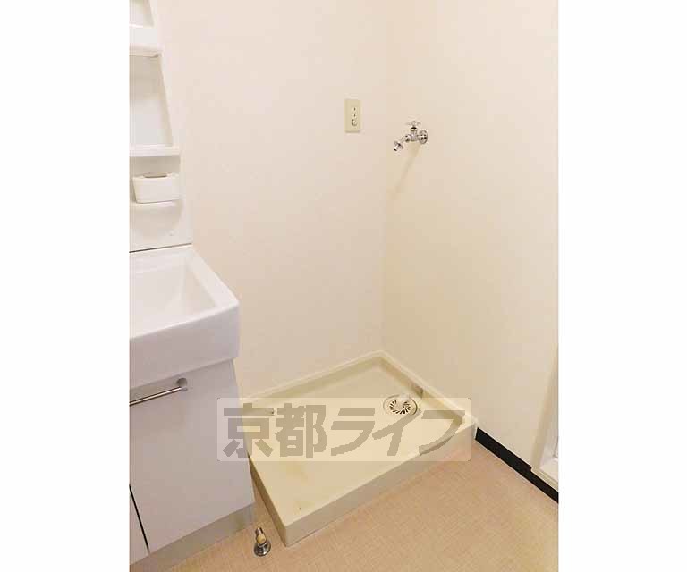 その他部屋・スペース　大きめの洗濯機も置けます