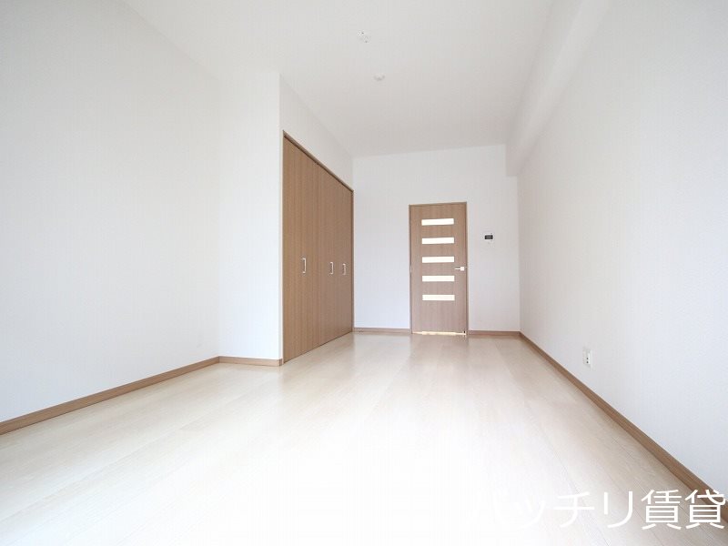 居室・リビング　別号室タイプの為、現状を優先いたします