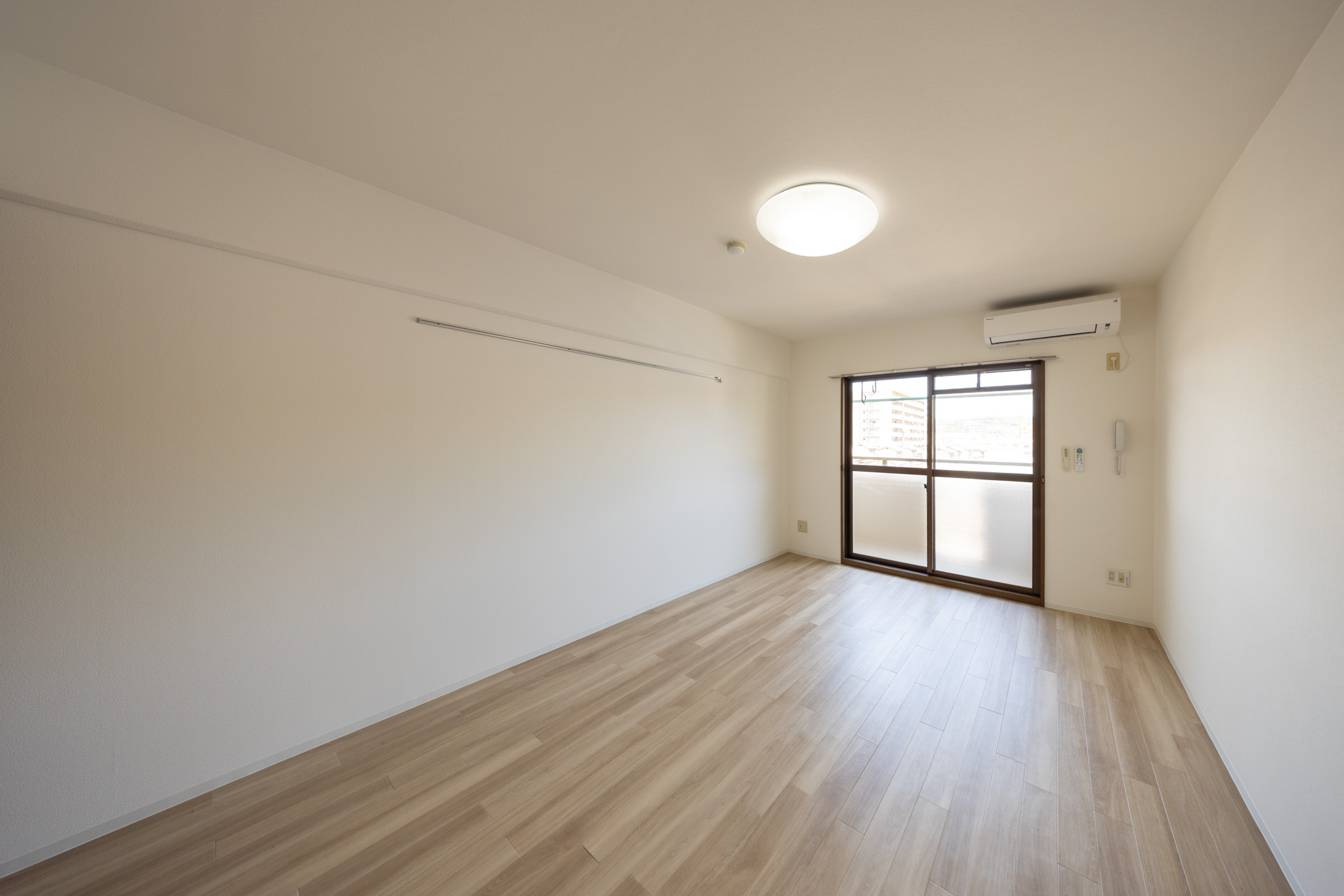 居室・リビング　陽当たりの良いリビング♪