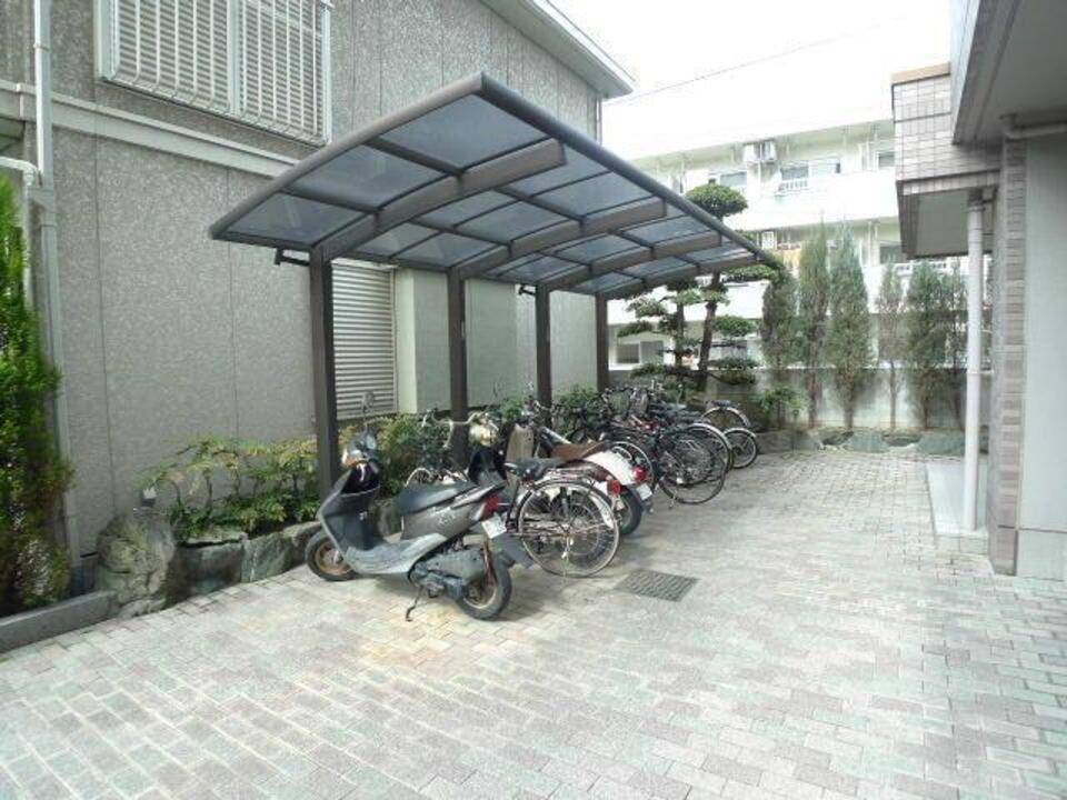 駐車場　駐輪場