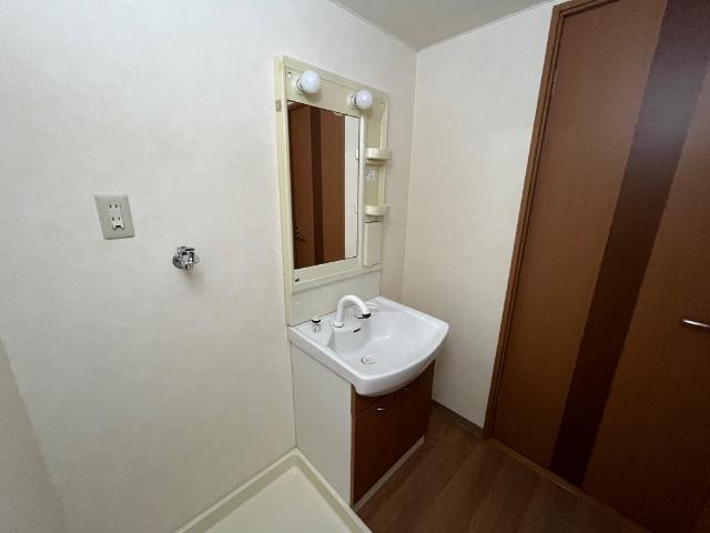 洗面設備　洗髪洗面化粧台