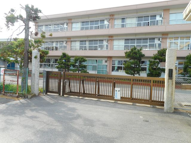 小学校　六郷小（小学校）まで1600m