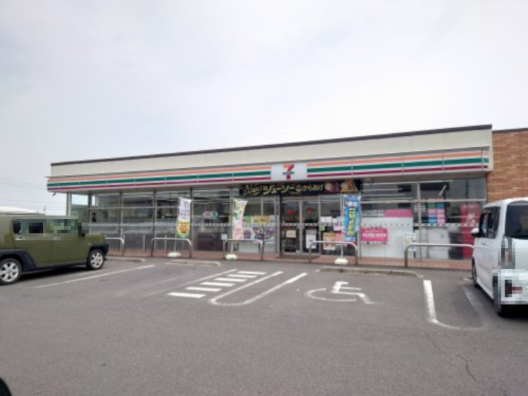 コンビニ　セブンイレブン　岐阜柳津町流通センター店（コンビニ）まで744m