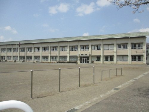 小学校　柳津小学校（小学校）まで1047m
