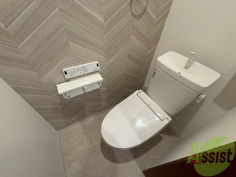 トイレ　こちらはトイレになります。ウォシュレット機能付。