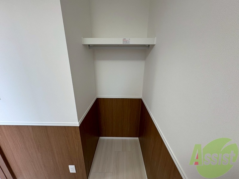 収納　こちらはクローゼットになります。衣類の収納に便利ですね。