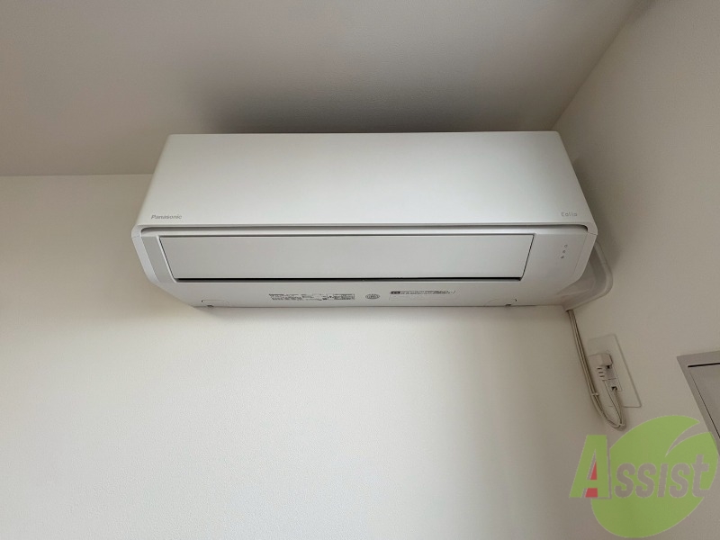 その他設備　こちらはエアコンになります。洋室側にも設置済み。