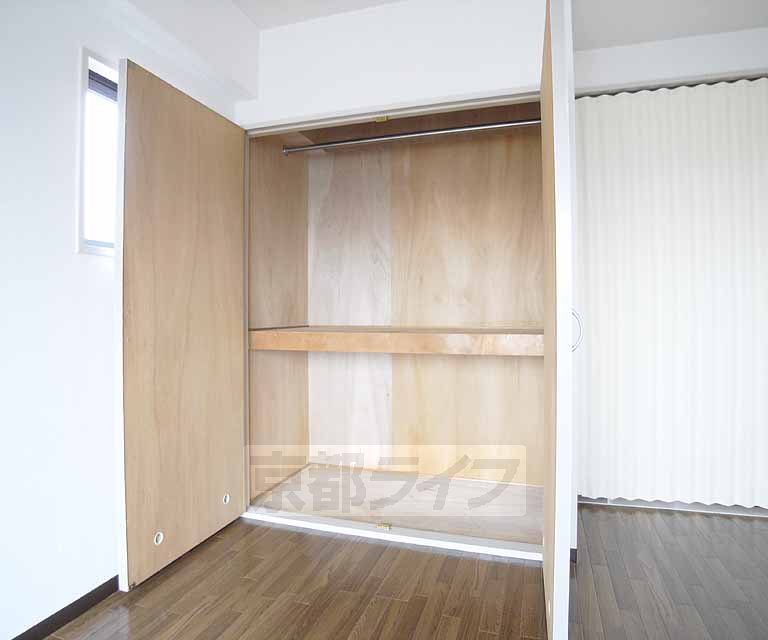 収納　たっぷりし収納できます。