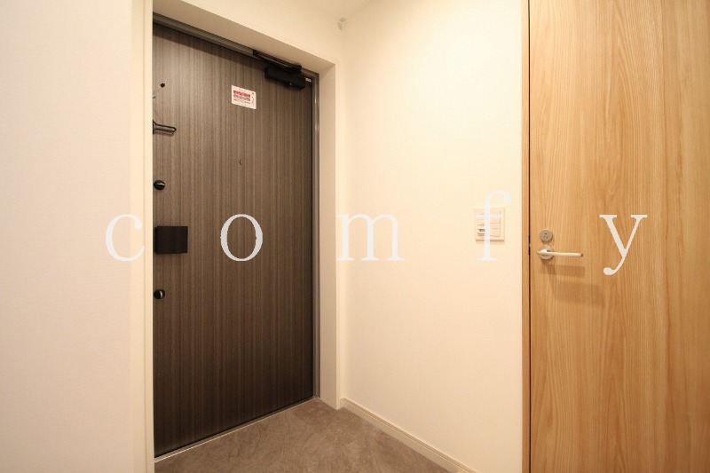 玄関　ダブルロックの玄関