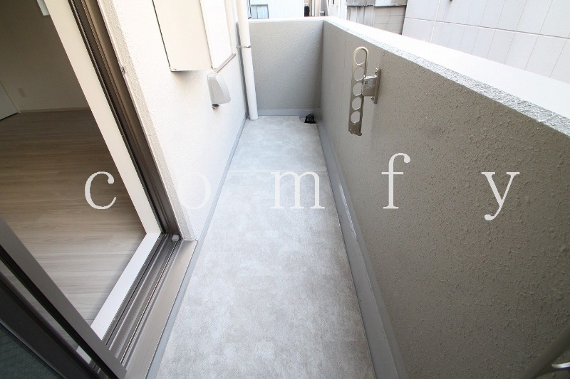 バルコニー　長さのあるバルコニー