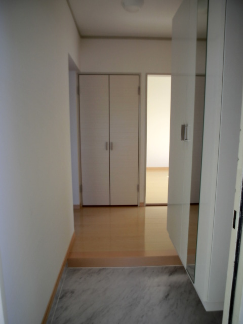 玄関　※２０１号の写真です。現状優先します。